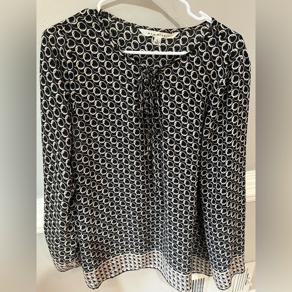 Max Studio Large Black, Gray and Brown circles design blouse